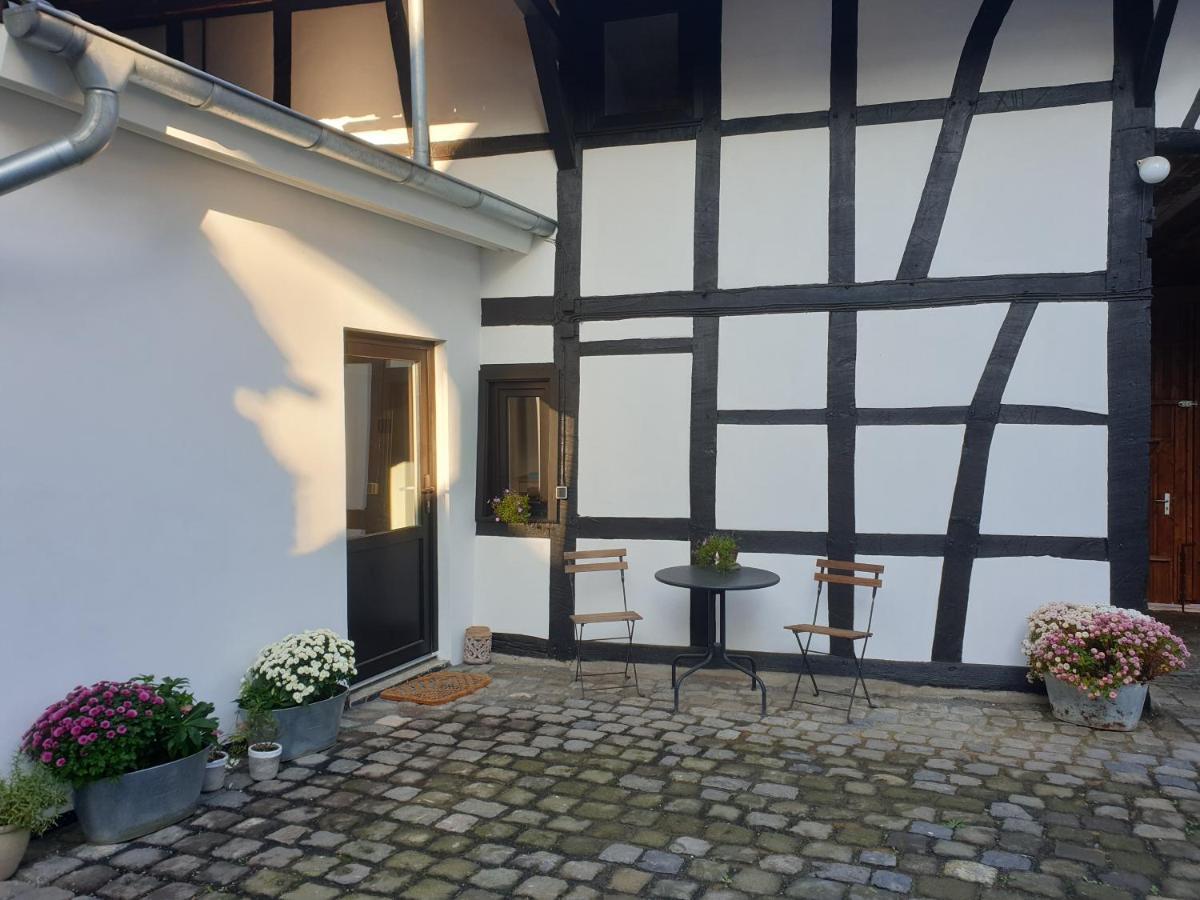 Duex-Hof Apartment Fachwerkhaus Bornheim  Exterior photo